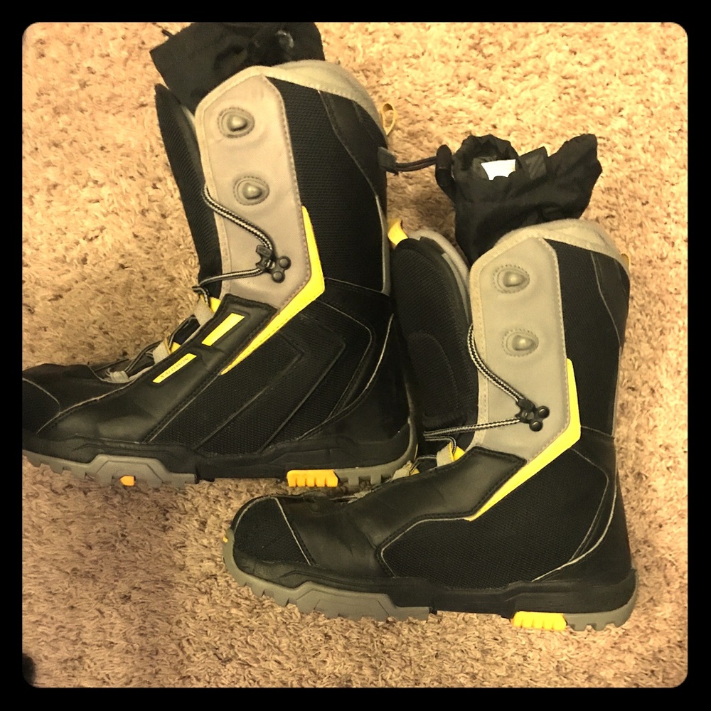 Salomon Maori snowboarding boots