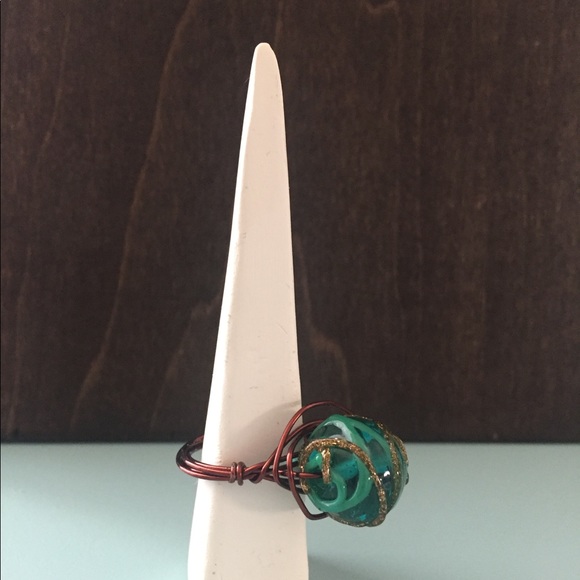 🎁 SALE🎁 ONE OF A KIND WIRE WRAPPED RING - Picture 2 of 3