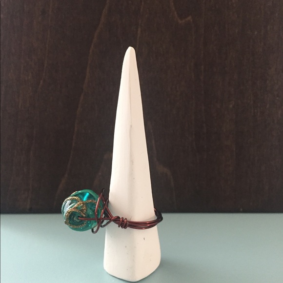 🎁 SALE🎁 ONE OF A KIND WIRE WRAPPED RING - Picture 3 of 3