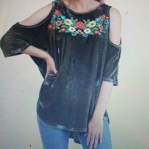 UMGEE Olive green velour blouse