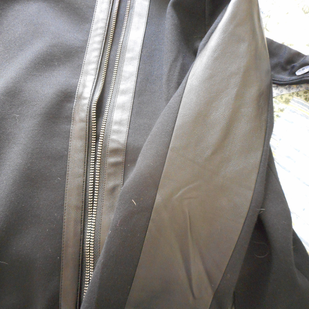 NWT-NYDJ moto style jacket with silver zippers - Picture 4 of 6