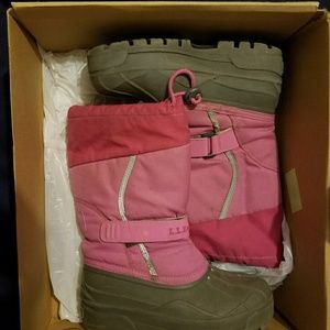 Girls snow boots