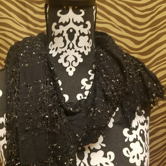 Scarf - Picture 2 of 5