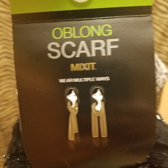 Scarf - Picture 4 of 5