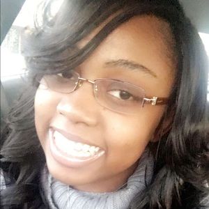 Meet your Posher, Toria