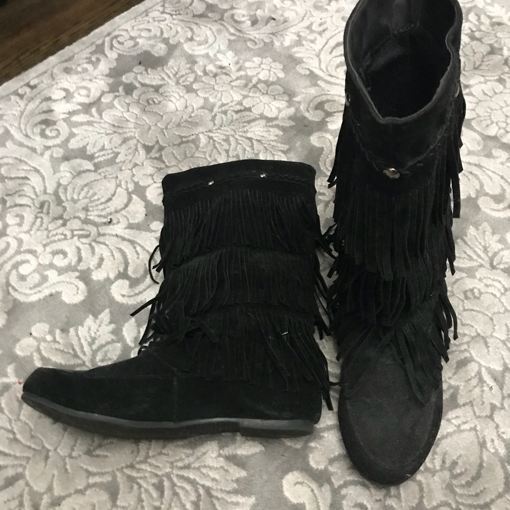 Fringe boots