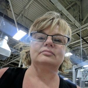 Meet your Posher, Denise