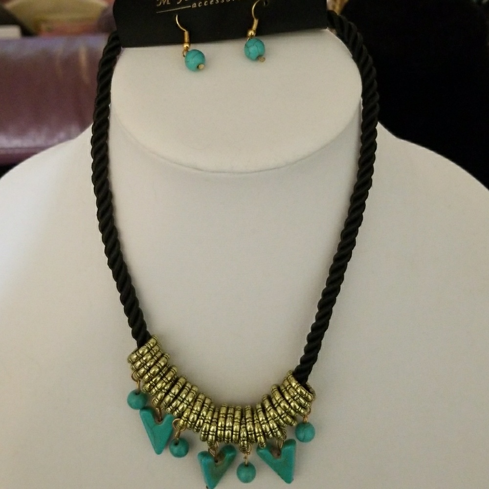 Jewelry - Picture 2 of 4