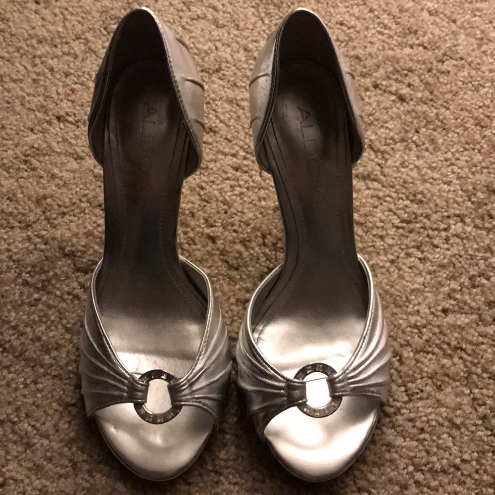 Aldo silver heel