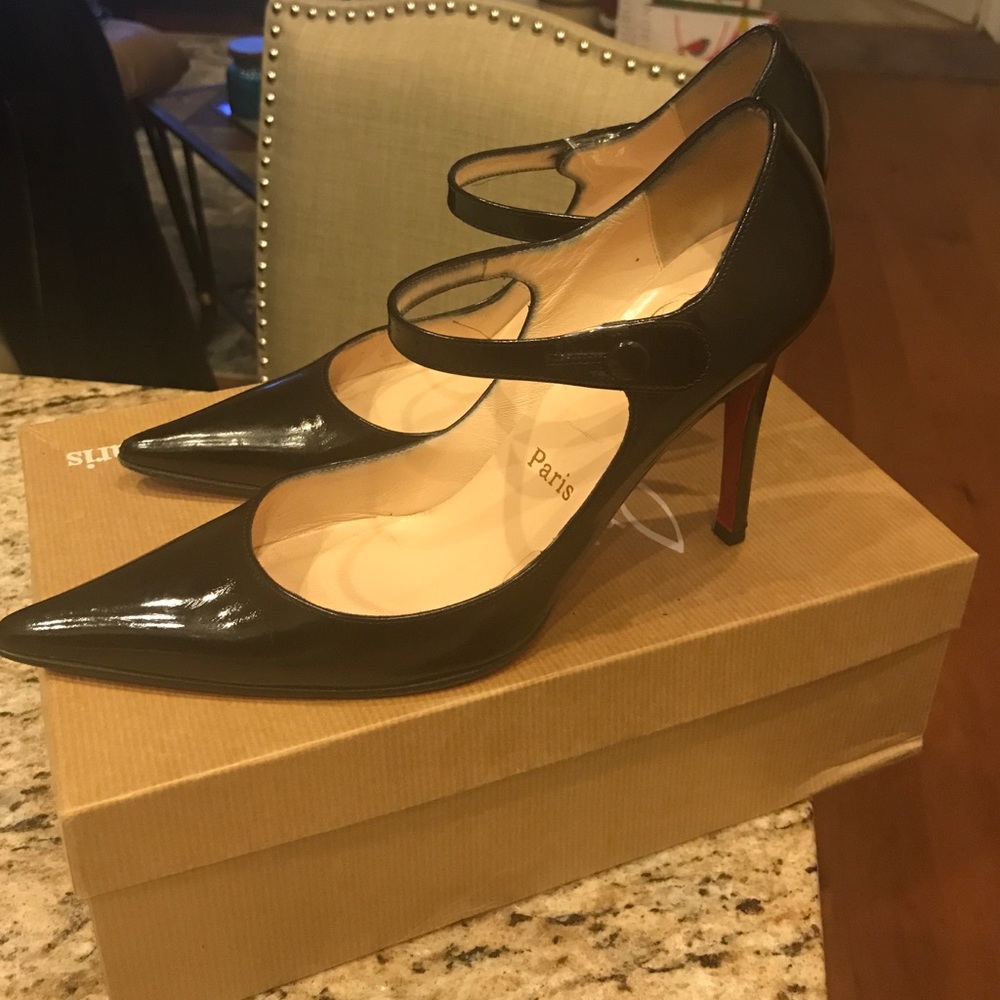 Black Patent Leather Pointed Toe Mary Jane Pumps