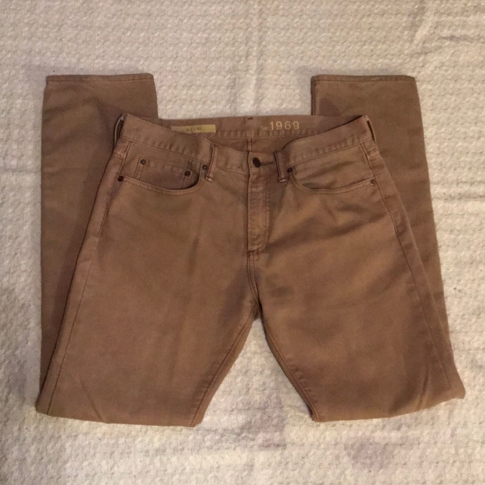 GAP- Slim- Corduroy Khaki Pants