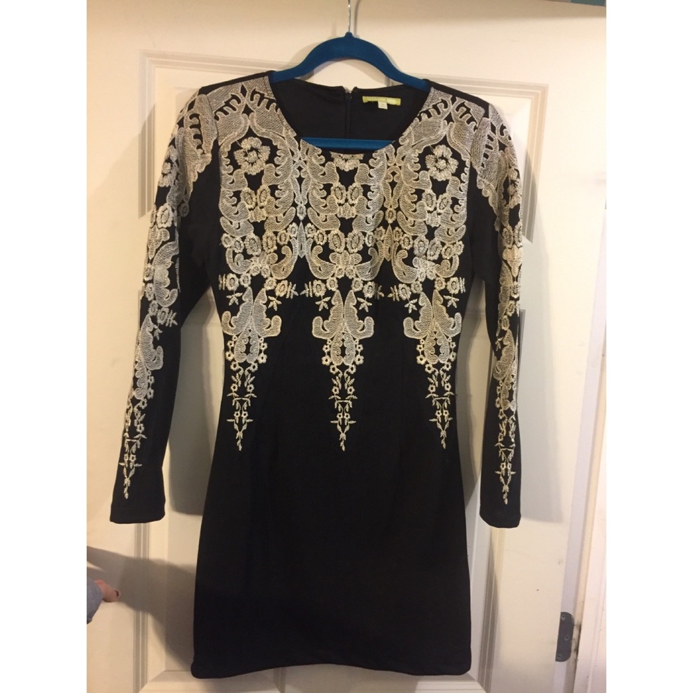Long sleeve black&gold Gianni Bini cocktail dress
