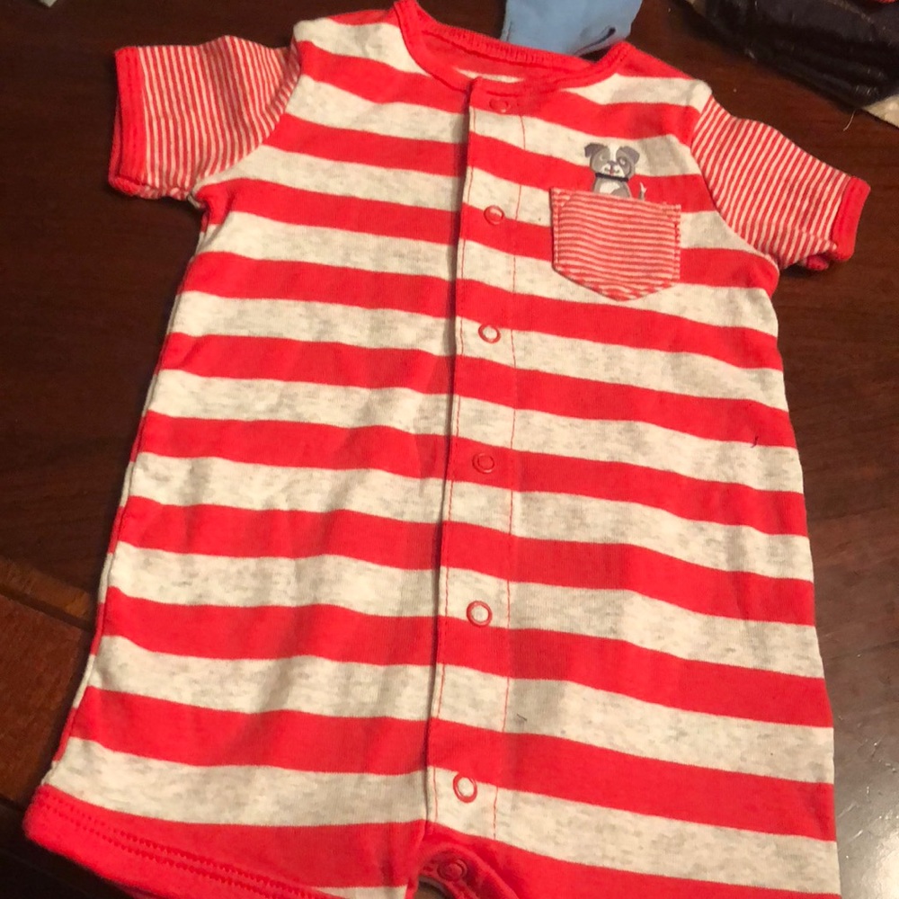Carters onesie size 6 months