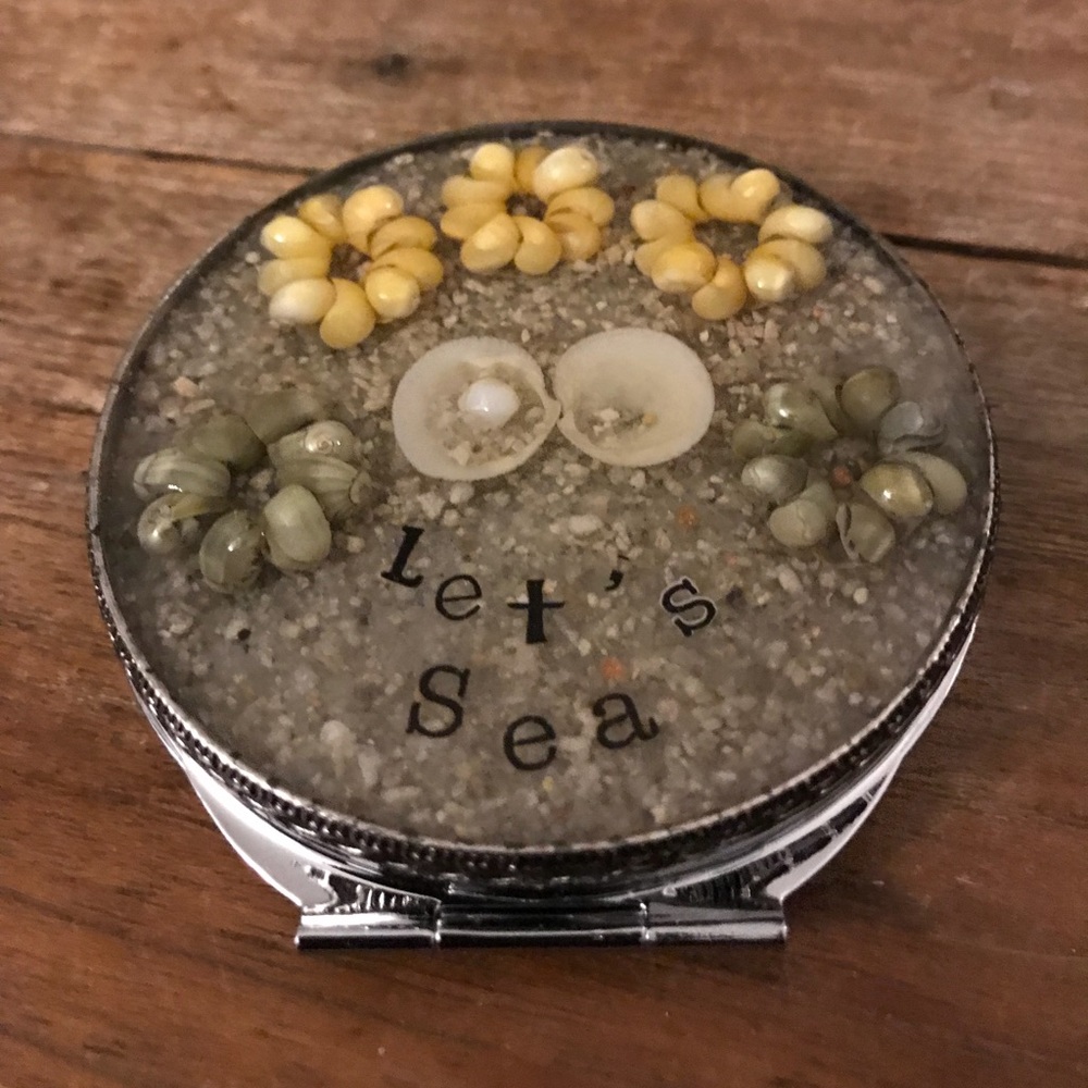 Decorative Compact Mirror