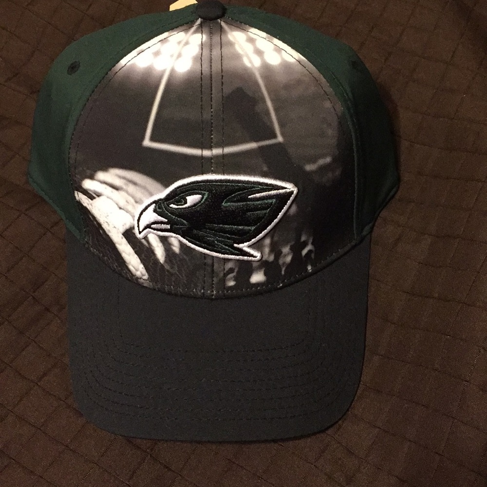 NWT - Men’s ball cap.