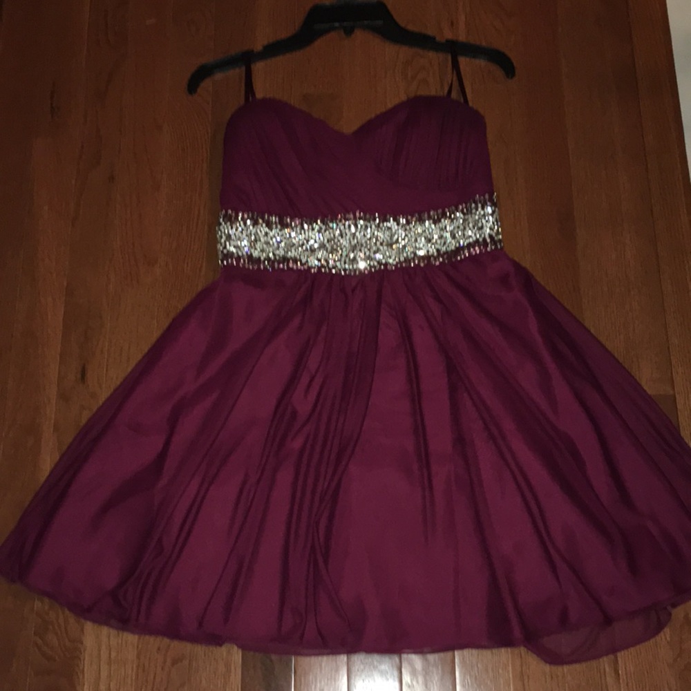 A pretty maroon dress