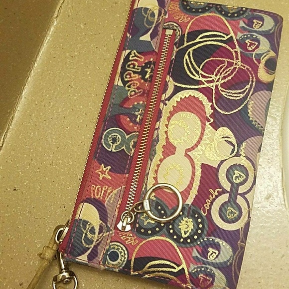 Coach wristlet - Picture 1 of 1