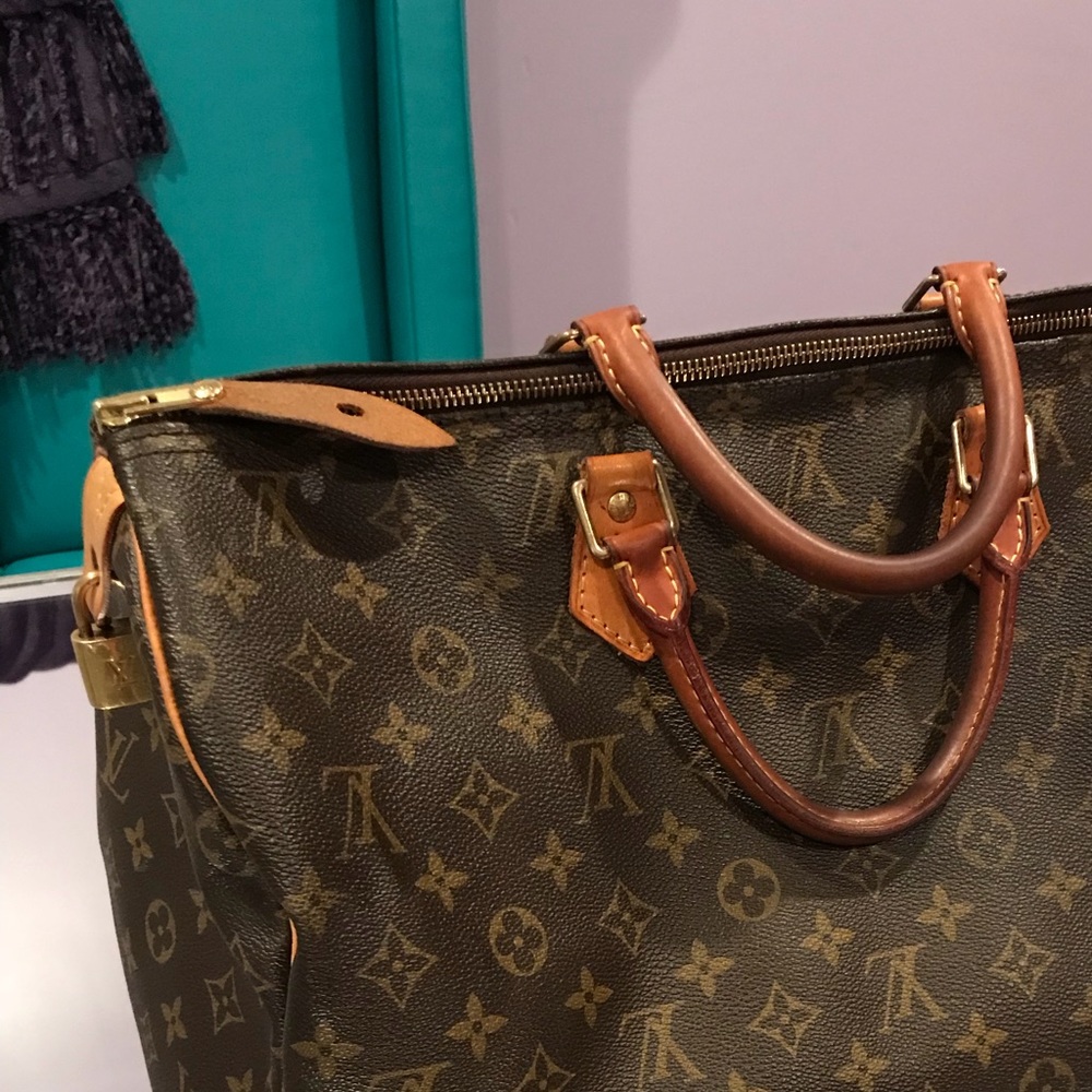 Authentic Louis Vuitton Speedy 40