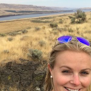 Meet your Posher, Claire