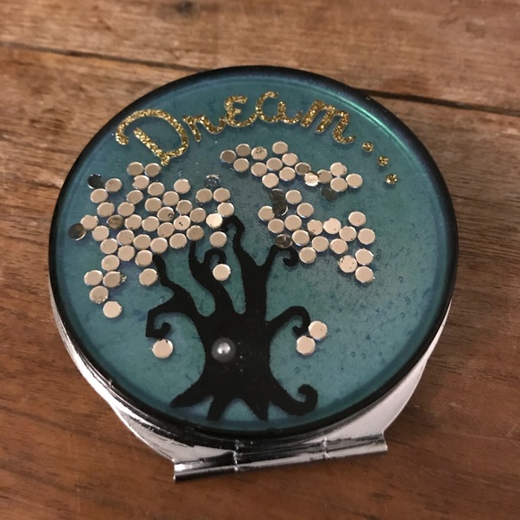 Decorative Compact Mirror - Picture 2 of 5