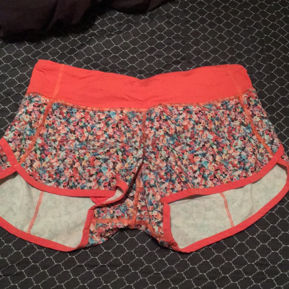 Lululemon Speed Up Short 2.5" Size 4
