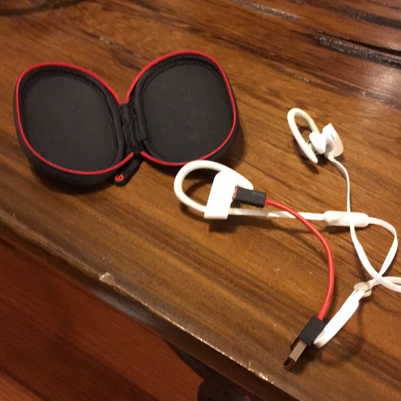 Beats by Dre - Picture 2 of 4