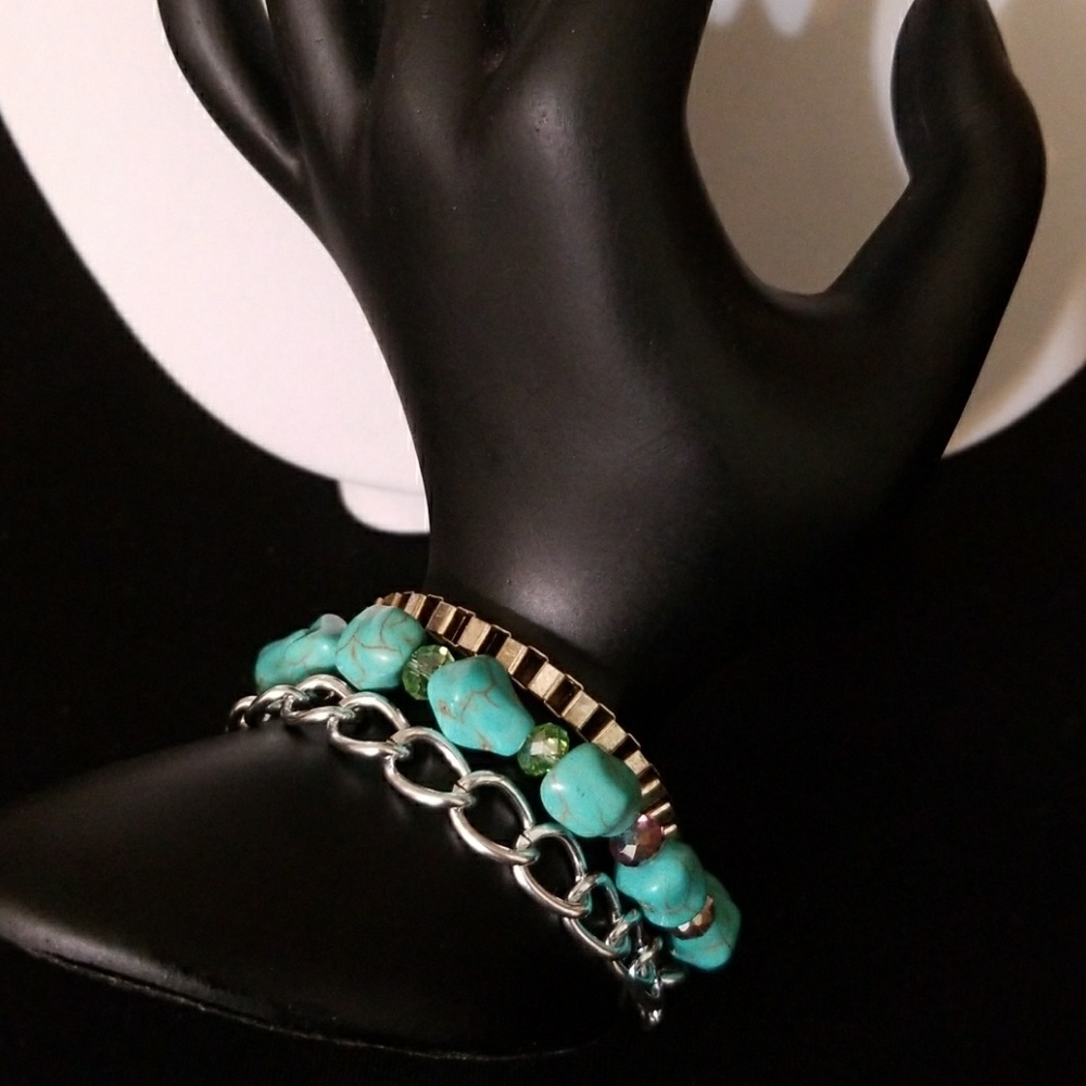 Bracelets - Picture 3 of 4