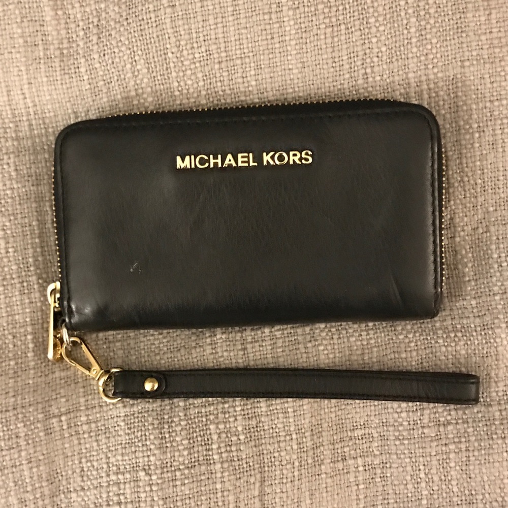 Micheal Kors Wristlet Wallet