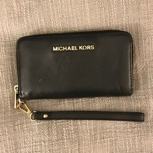 Micheal Kors Wristlet Wallet