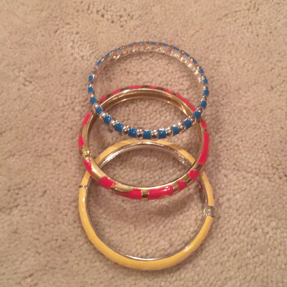 Hinged colorful bangles