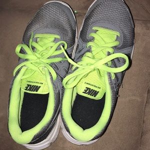 Nike running shoes lime green/silver