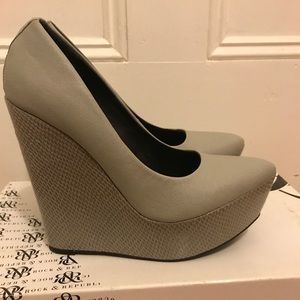 Rock & Republic wedges