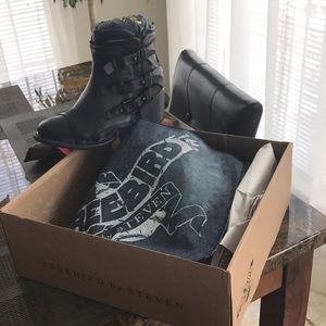 FREEBIRD BY STEVEN BOOTIES SIZE 8