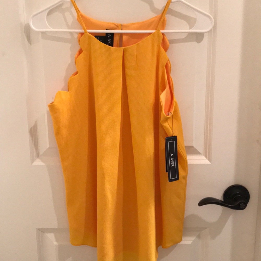 A. Byer Yellow Top 🌼