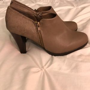 Tan/light brown Boot Heels