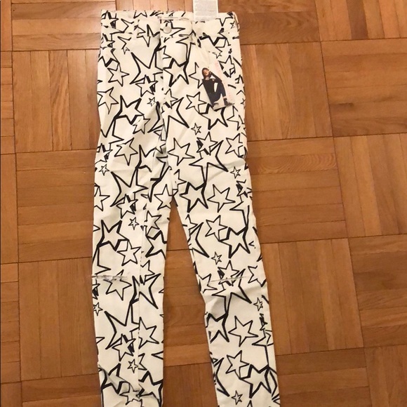 white jeans with stars