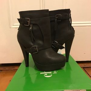 Charles David Birgit leather booties