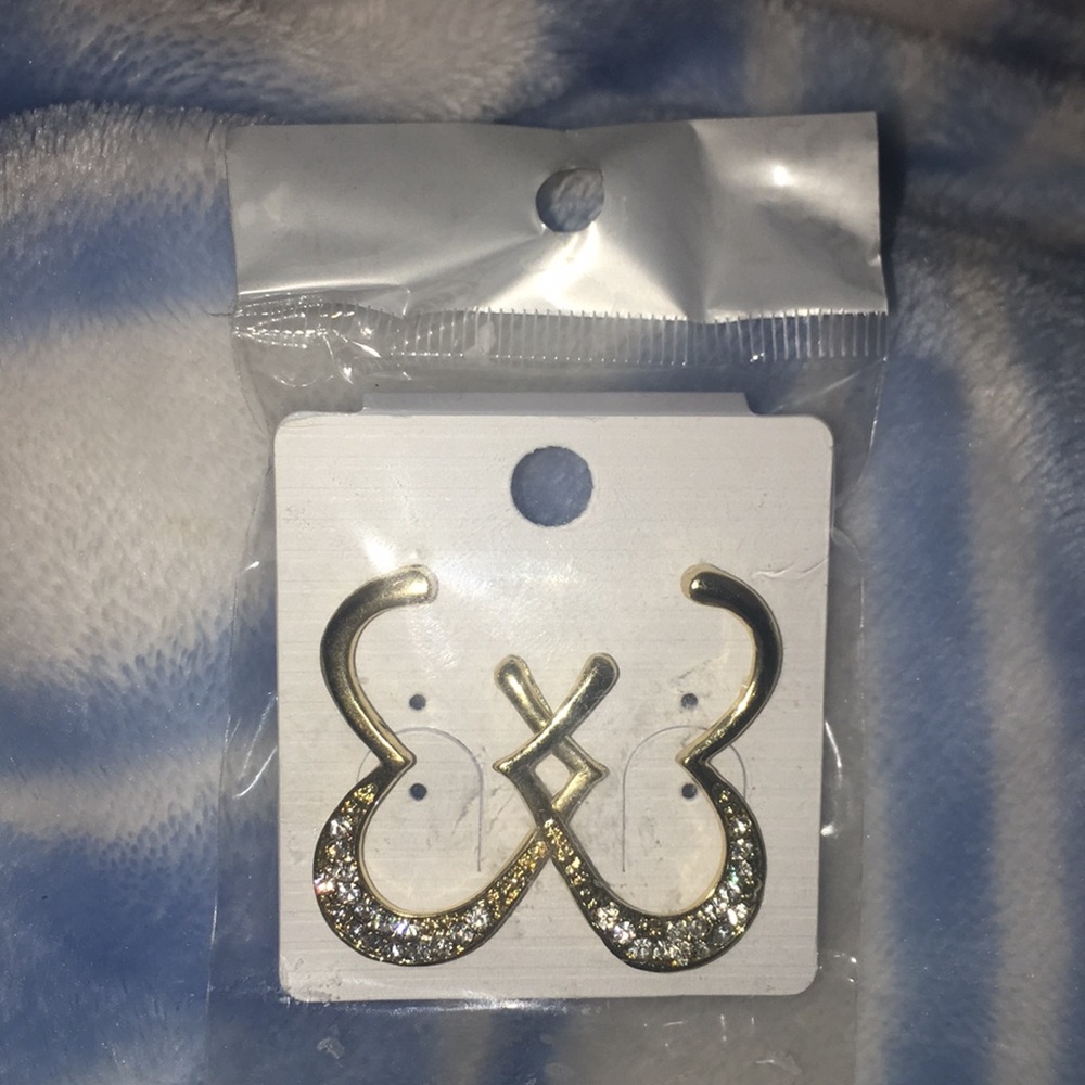 NEW Heart shaped earrings