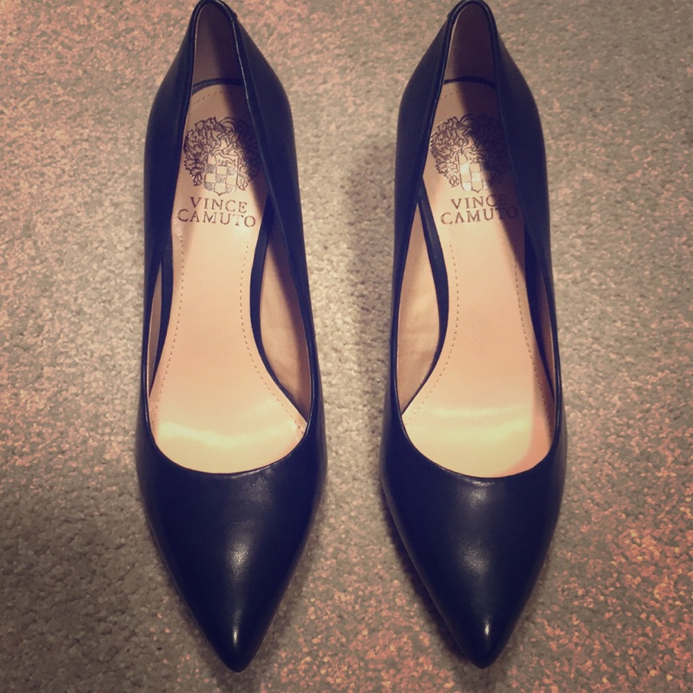 Navy stiletto pumps