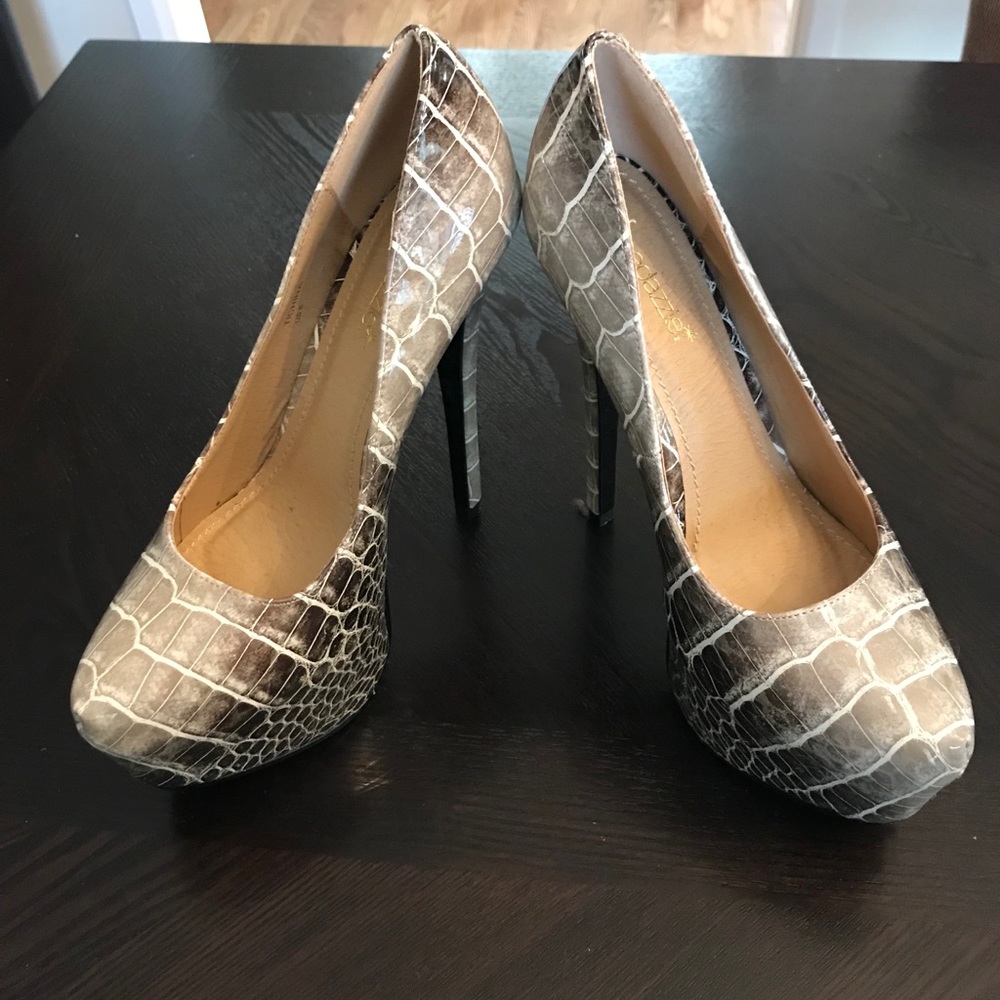 Brand new ShoeDazzle platform stiletto heels- Sz 8