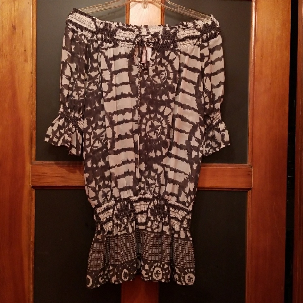 Romeo & Juliet off the shoulder top/ cover up S/M