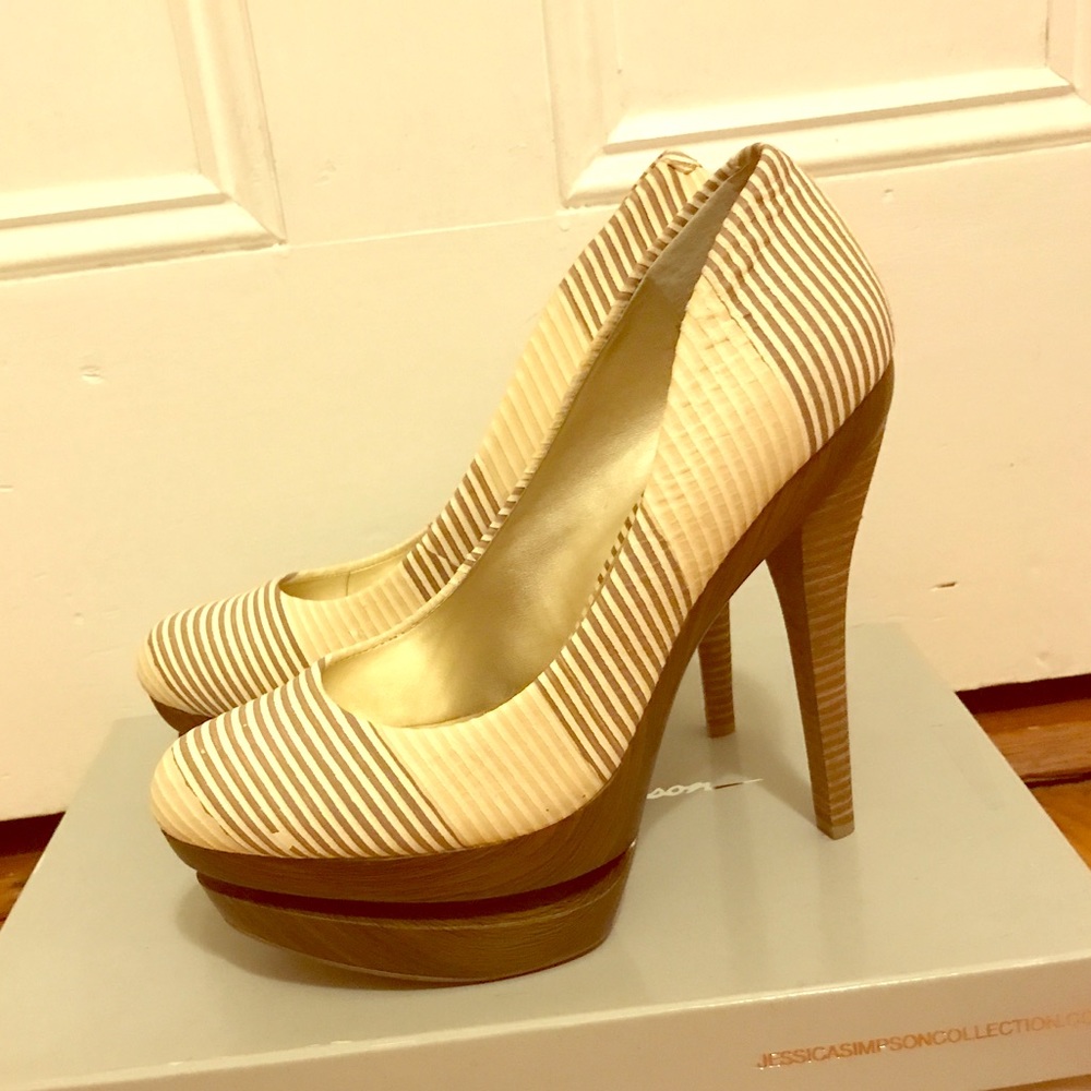 Jessica Simpson Colie platform pumps