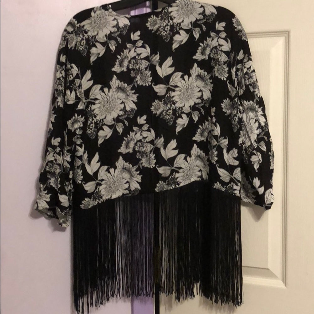 Fringe Kimono - Picture 3 of 4