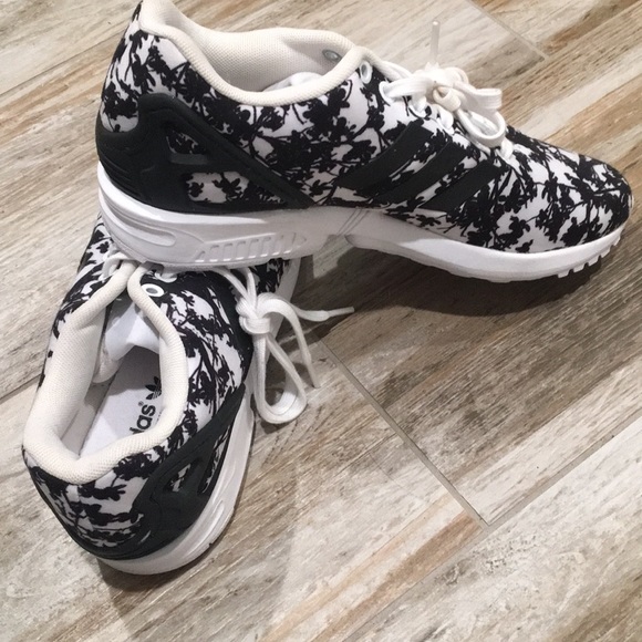 Shoes - Picture 2 of 4