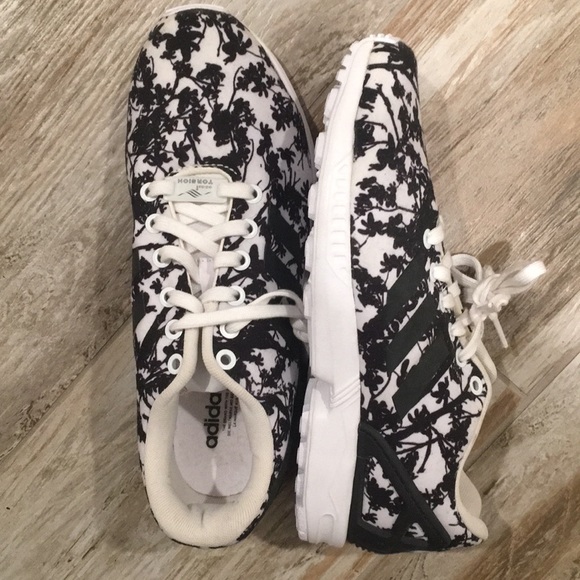 Shoes - Picture 3 of 4