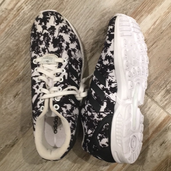 Shoes - Picture 4 of 4