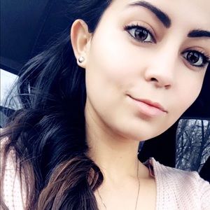 Meet your Posher, Adriana