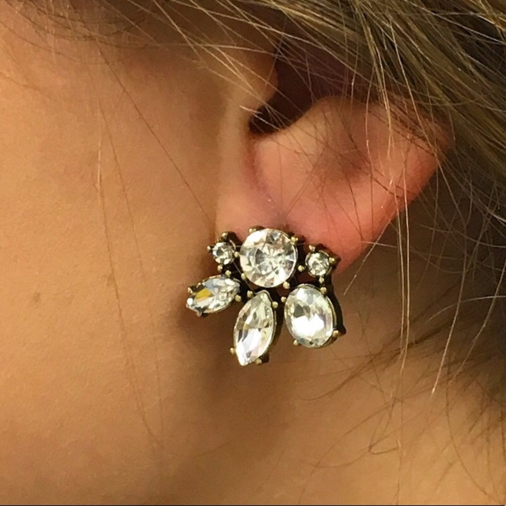 BRAND NEW! Stud earrings