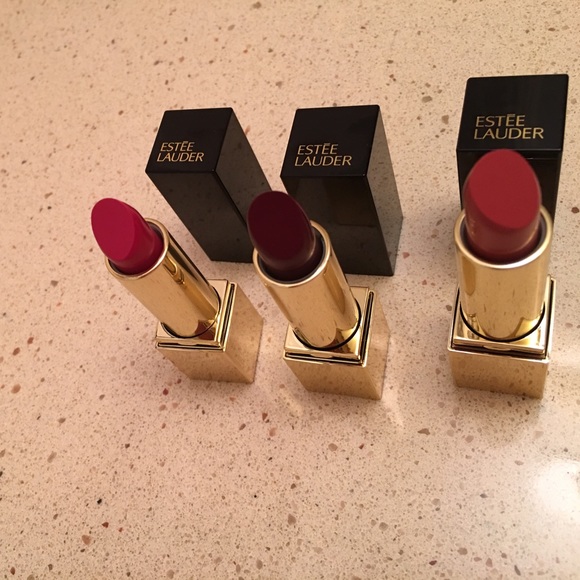 SOLD!!!Estee Lauder full size lipsticks - Picture 2 of 3