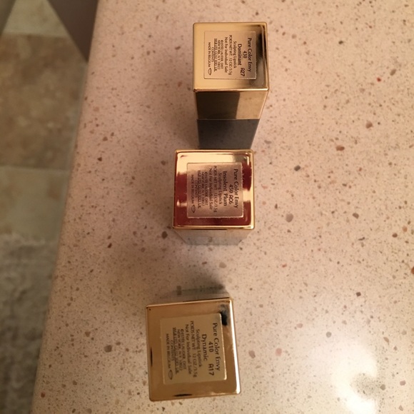 SOLD!!!Estee Lauder full size lipsticks - Picture 3 of 3